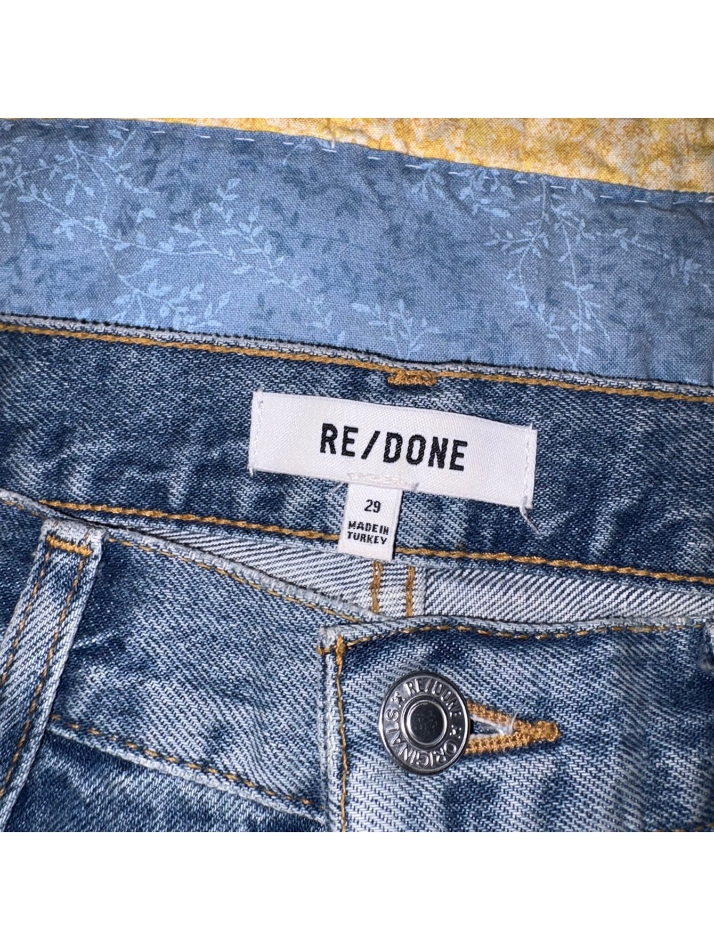 RE/DONE $275 90s High Rise Loose Classic Woman’s 29 Jeans in Light Blue Denim - Picture 4 of 9